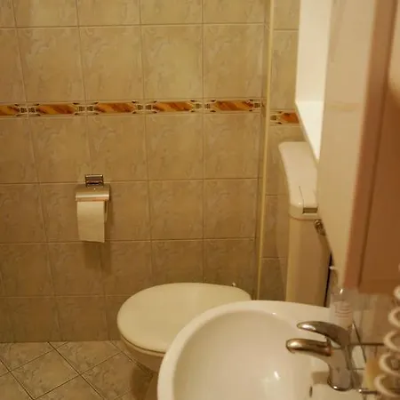 Kamena & * Makarská