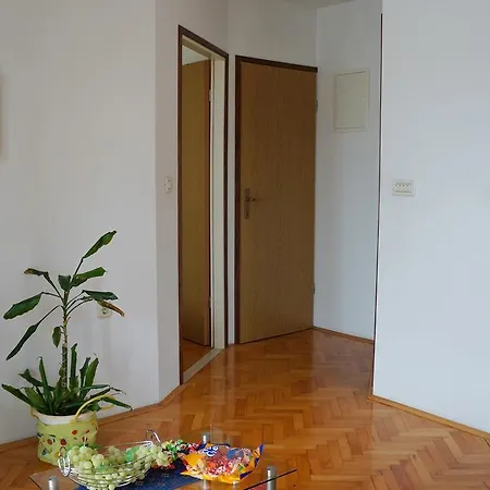 Kamena & Studio Apartment