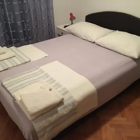 Kamena & * Makarská