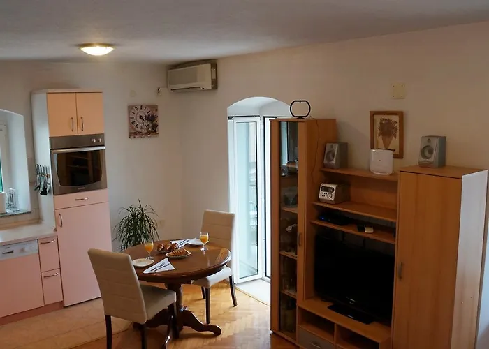 Apartman Kamena &