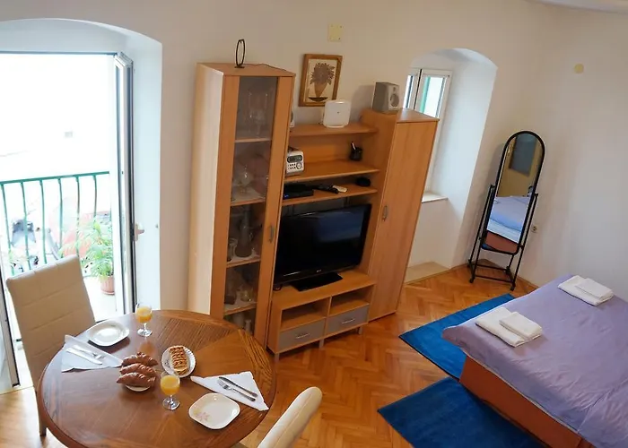Kamena & Apartman