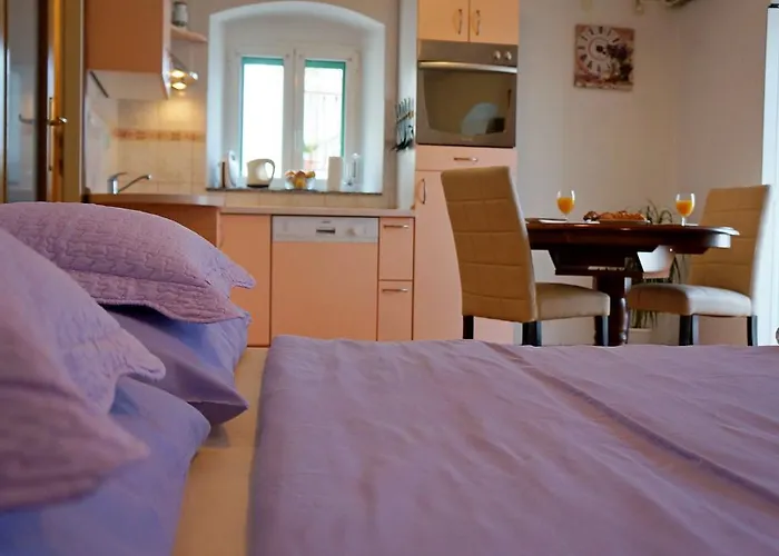 Apartman Kamena & *