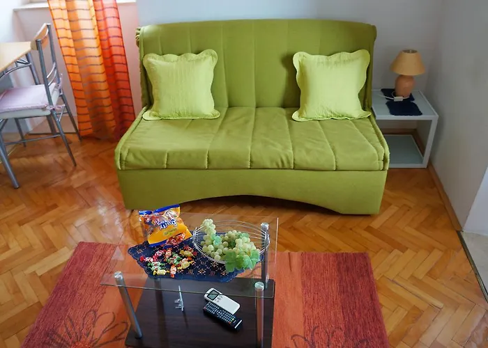 Apartman Kamena & *