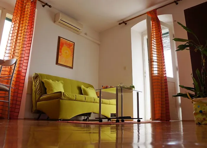 Kamena & Apartman